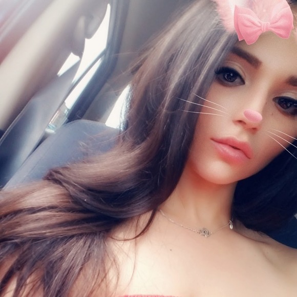 Meet your Posher, Kat - Picture 1 of 1